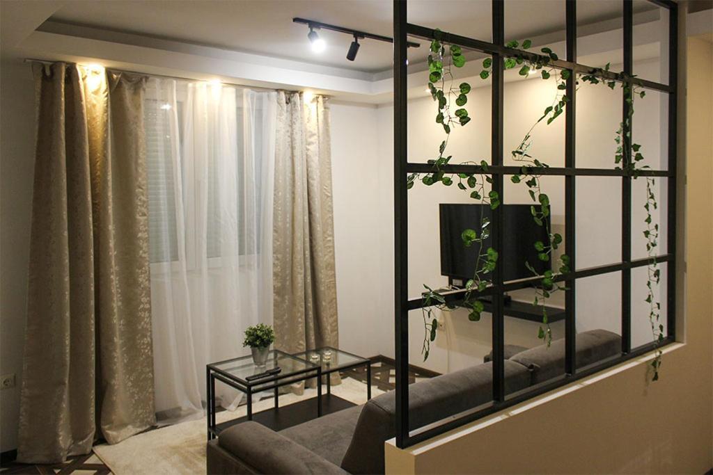Luxury Apartments Parking In Garage Nis Exterior photo